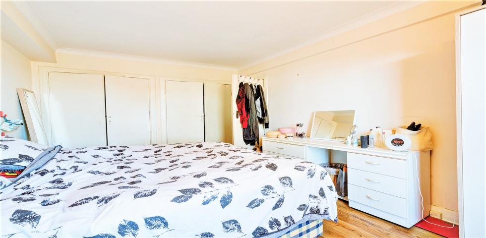 			HEATING and HOT WATER INCLUDED, 1 Bedroom, 1 bath, 1 reception Flat			 Eton College Road, Belsize Park
